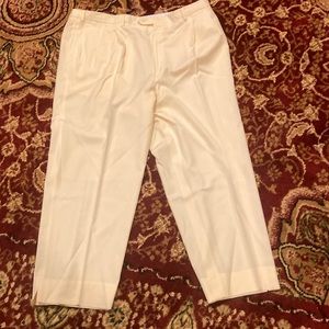 Brioni cream Men’s Dress Pants Size 44. 28 inch inseam